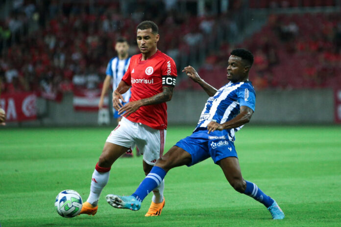 CSA x Internacional em campo pela Copa do Brasil