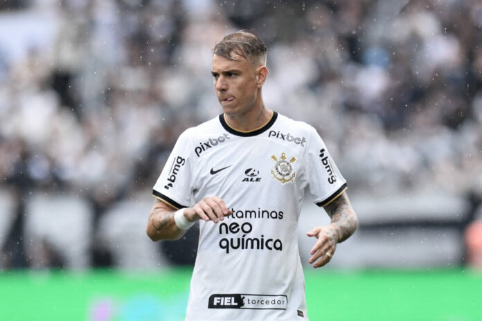 Róger Guedes com a camisa do Corinthians